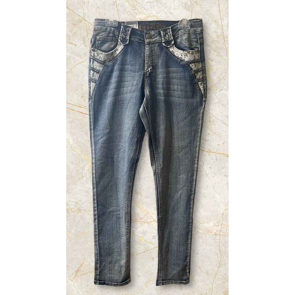 *NWT Womens UWD Jeans SZ-13 Medium Wash - Distressed -Soft Denim LOGO*